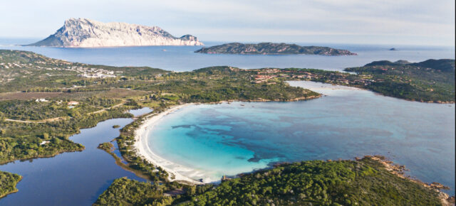 Sardinien Traumurlaub: 8 Tage im 4* Hotel mit Halbpension & Flug ab 383€
