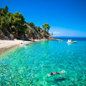 Frühbucher Griechenland: 6 Tage im TOP 5* AWARD Resort mit Flug, Meerblick & Halbpension nur 247€