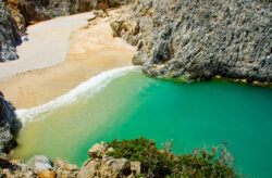 Frühbucher: 8 Tage Kreta mit Apartment am Strand, Meerblick & Flug nur 90€