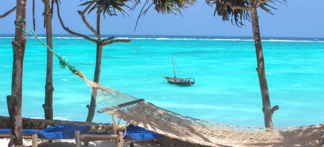 Safari meets Strandurlaub: 12 Tage durch Tansania mit Badeaufenthalt auf Sansibar inkl. Hotels & Flug nur 2039€
