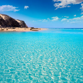 Kanaren: 8 Tage Fuerteventura im modernen 4* Hotel inkl. Halbpension, Flug & Transfer nur 456€