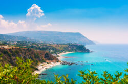 Ab in den Süden Italiens: 8 Tage Kalabrien im guten 4* Hotel mit Frühstück & Flug nur 24...