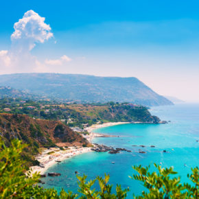 Ab in den Süden Italiens: 8 Tage Kalabrien im guten 4* Hotel mit Flug nur 106€ p.P.