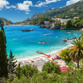 Günstiger Familiendeal: 7 Tage im 4* Hotel auf Korfu mit All Inclusive, Flügen & Transfer nur 347€