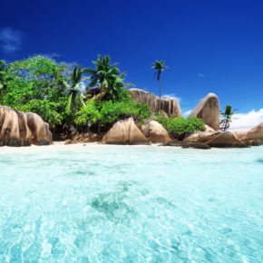 Seychellen: [ut f="duration"] Tage ins Paradies mit gutem [ut f="stars"]* Hotel, [ut f="board"], Transfer & Flug ab [ut f="price"]€