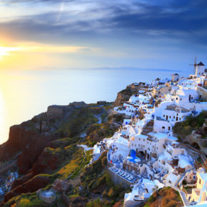 Santorini: 8 Tage auf der griechischen Insel im guten 3* Hotel direkt am Strand mit Flug nur 241€