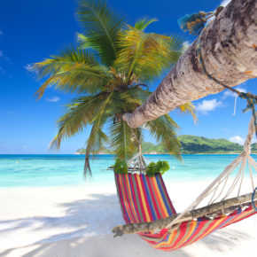 Ein Traum wird wahr: [ut f="duration"] Tage auf die Seychellen im [ut f="stars"]* Strandhotel mit [ut f="board"], Flug, Transfer & Zug für [ut f="price"]€