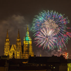 Silvester in der Goldenen Stadt: 2 Tage in toller Unterkunft mit Frühstück um 62€ Silvester in der Goldenen Stadt: 2 Tage in toller Unterkunft mit Frühstück um 62€