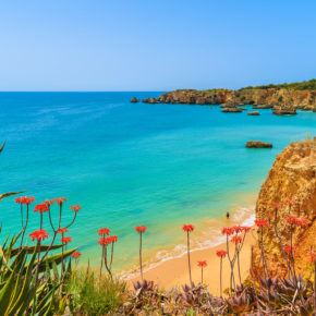Traumurlaub an der Algarve: 8 Tage im guten 3* Hotel inkl. Frühstück & Flug nur 329€