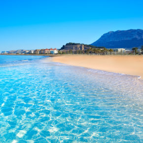 Spanien: 8 Tage Alicante im guten Apartment am Strand & Flug um 91 €