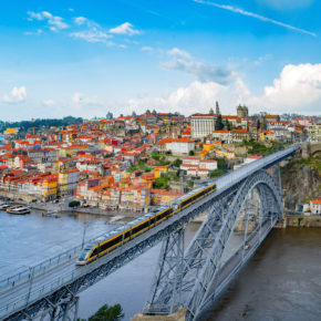 Traumhaftes Porto: 3 Tage Kurztrip mit zentraler Unterkunft & Flug NUR 194€