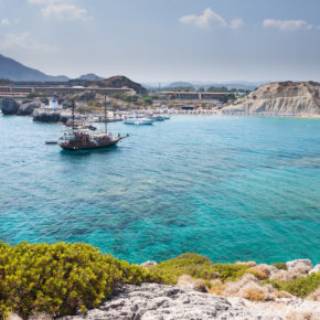 Griechenland: 7 Tage auf Rhodos im 3* Resort mit Halbpension, Flug & Transfer nur 205€