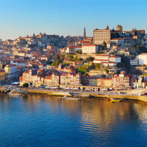 Städtetrip Porto: 4 Tage in zentraler Unterkunft mit Flug um 90€