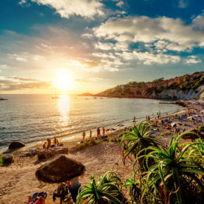 Ibiza Urlaub: 5 Tage mit Unterkunft & Flug um 87€