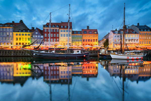 Dänemark Kopenhagen Boot Bunte Häuser