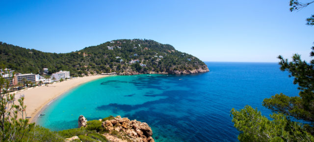 Ibiza: 8 Tage San Antonio im TOP 3* Hotel mit Flug für nur 228€