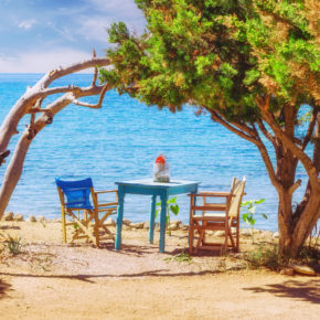 Griechenland: 8 Tage Peloponnes im guten Strandhotel mit Flug nur 126€