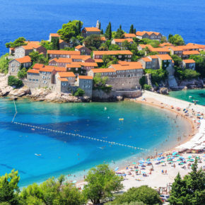 Urlaub in Montenegro: 8 Tage mit TOP 3* Apartment in Strandnähe & Flug nur 150€