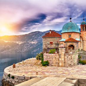 Montenegro: 8 Tage zu viert im Apartment am Meer & Flug nur 155€