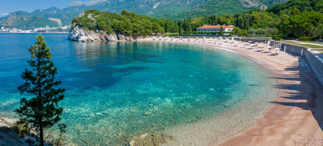 Ab nach Montenegro: 8 Tage in Ulcinj mit TOP Unterkunft in Strandnähe & Flug nur 109€