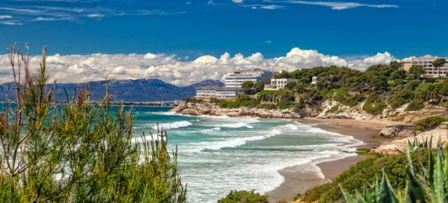 Ab nach Spanien: 6 Tage im 4* Hotel mit Halbpension, Flug & Extras NUR 294€