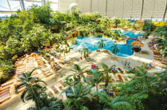 Ab ins Tropical Islands: 2 Tage inkl. Ticket, Übernachtung im Safari-Zelt & Frühstück um...