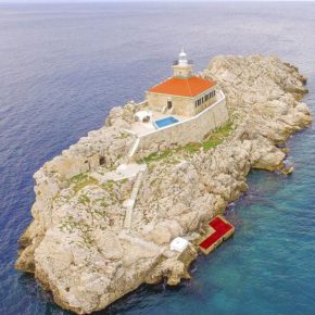 Allein, allein: 5 Tage Kroatien auf eigener Insel in Leuchtturm-Villa mit Pool ab 215€ p.P.