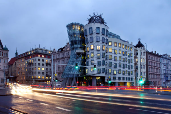 Tschechien Prag Tanzendes Haus Abend