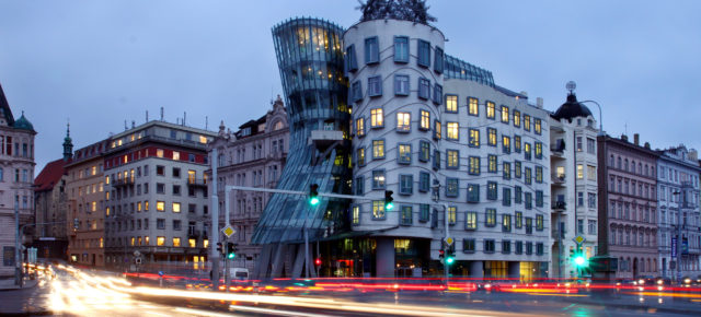 Cooler Wochenendtrip: 3 Tage Prag im TOP 4* Hotel im Tanzenden Haus ab 164€