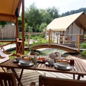 Glamping in Slowenien: 3 Tage Luxus-Camping inkl. Halbpension & Wellness nur 146€
