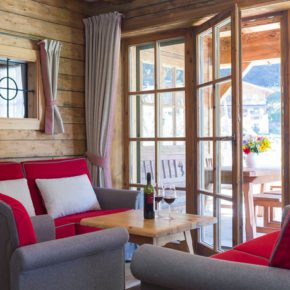 Feriendorf in den Alpen: 3 Tage im eigenen Chalet mit Wellness, Frühstück & Extras nur 136€ Feriendorf in den Alpen: 3 Tage im eigenen Chalet mit Wellness, Frühstück & Extras nur 136€