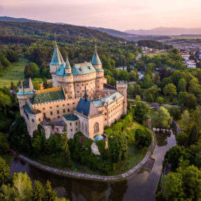 Tagesausflug nach Bratislava: 1 Tag in der Slowakei mit Schifffahrt & Verpflegung um 99€