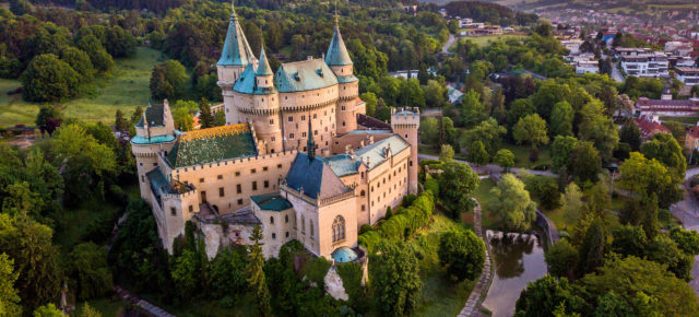 Tagesausflug nach Bratislava: 1 Tag in der Slowakei mit Schifffahrt & Verpflegung um 99€