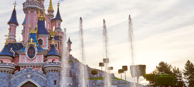 Disneyland® Paris Gutschein: 2 Tage im Premium Hotel nach Wahl mit Frühstück & Parkeintritt für 107€