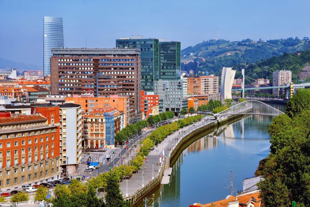 Spanien Bilbao Nevion Fluss Promenade