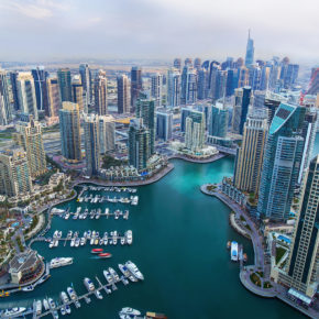 Traum-Urlaub Dubai: 7 Tage Luxus im TOP 5* Hotel inkl. Frühstück, Flug, Transfer & Zug um 605€