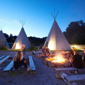 Übernachten im Natur-Erlebnispark: 2 Tage in TOP 4* Tipi-Suite mit Halbpension, Sauna & mehr nur 75€ Übernachten im Natur-Erlebnispark: 2 Tage in TOP 4* Tipi-Suite mit Halbpension, Sauna & mehr nur 75€