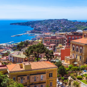 Kurztrip nach Neapel: 4 Tage Italien im 3* Hotel & Flug für 48€
