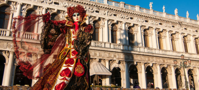 Karneval in Venedig: Historische Tradition & moderne Besucherattraktion