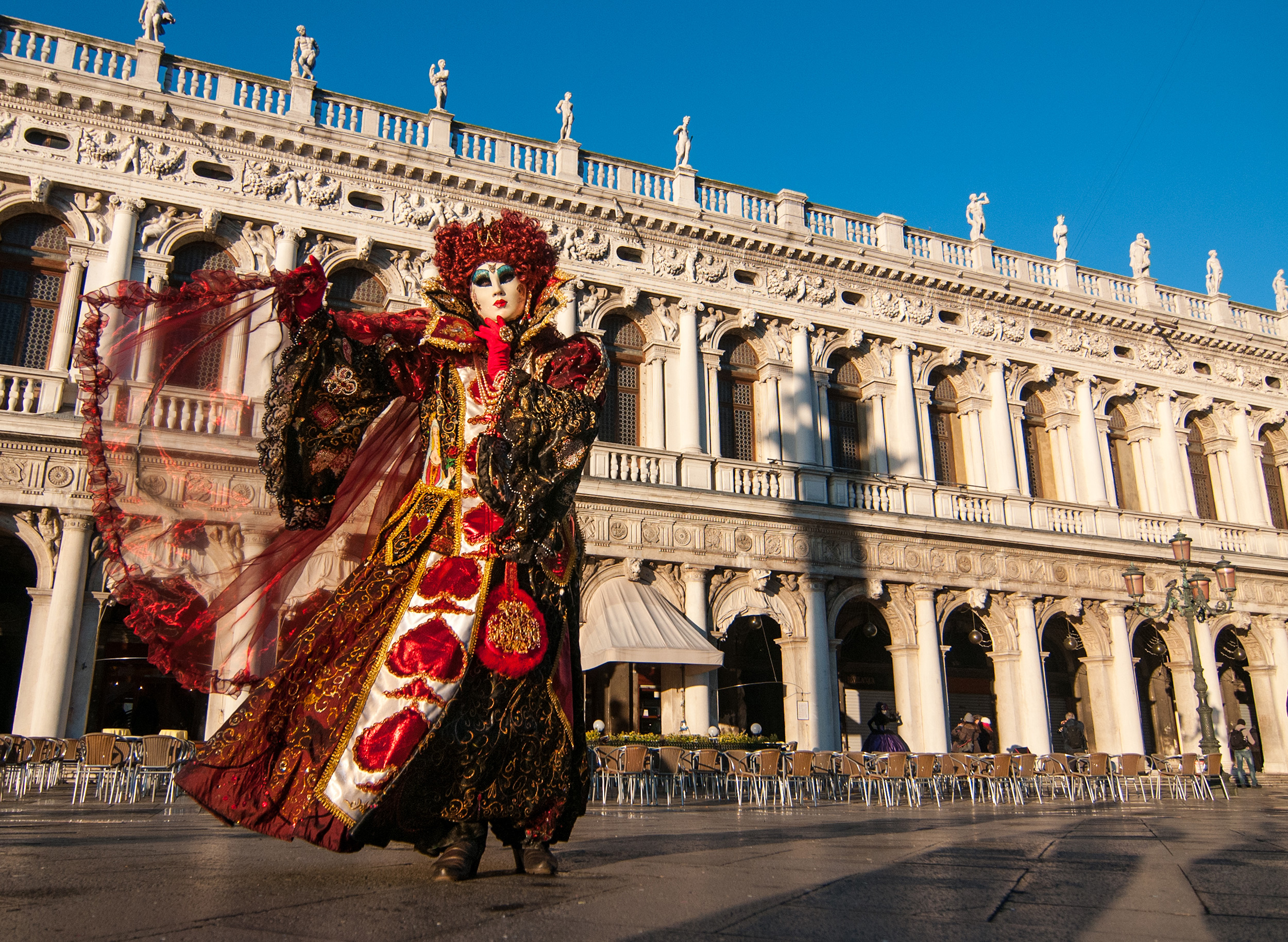 Karneval in Venedig: Historische Tradition & moderne