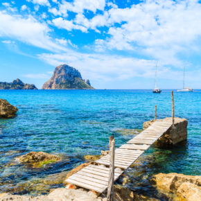 Ibiza: 1 Woche im strandnahen 3.5* Hotel inkl. Frühstück, Flug & Transfer nur 397€