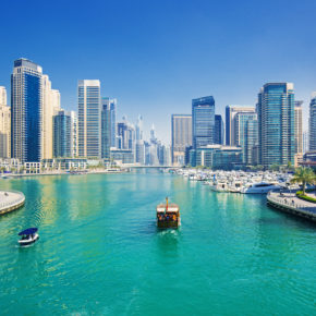 Luxus-Urlaub in der Wüstenstadt: [ut f="duration"] Tage Dubai im TOP [ut f="stars"]* Hilton Hotel mit [ut f="board"], Flug & Transfer für [ut f="price"]€