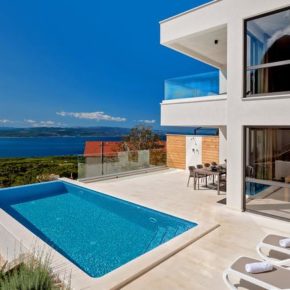 Kroatien: 8 Tage in eigener Luxus-Villa mit Meerblick & Infinity-Pool ab 178€ p.P.