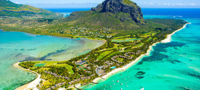 Mauritius Traumurlaub: 10 Tage im TOP 4* Hotel mit Halbpension, Flug & Transfer um 1843€