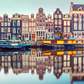 Kurztrip in Amsterdam: 3 Tage im nachhaltigen 4* Hotel inkl. Flug für 170€