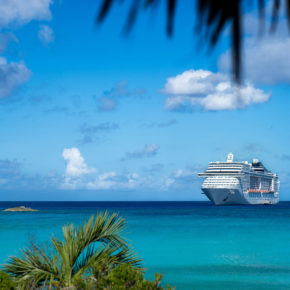 Karibik Kreuzfahrt Kracher: 7 Tage mit der Carnival Magic auf die Bahamas & in die Dom Rep mit Vollpension NUR 313€