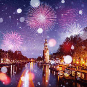 Niederlande Amsterdam Buntes Feuerwerk