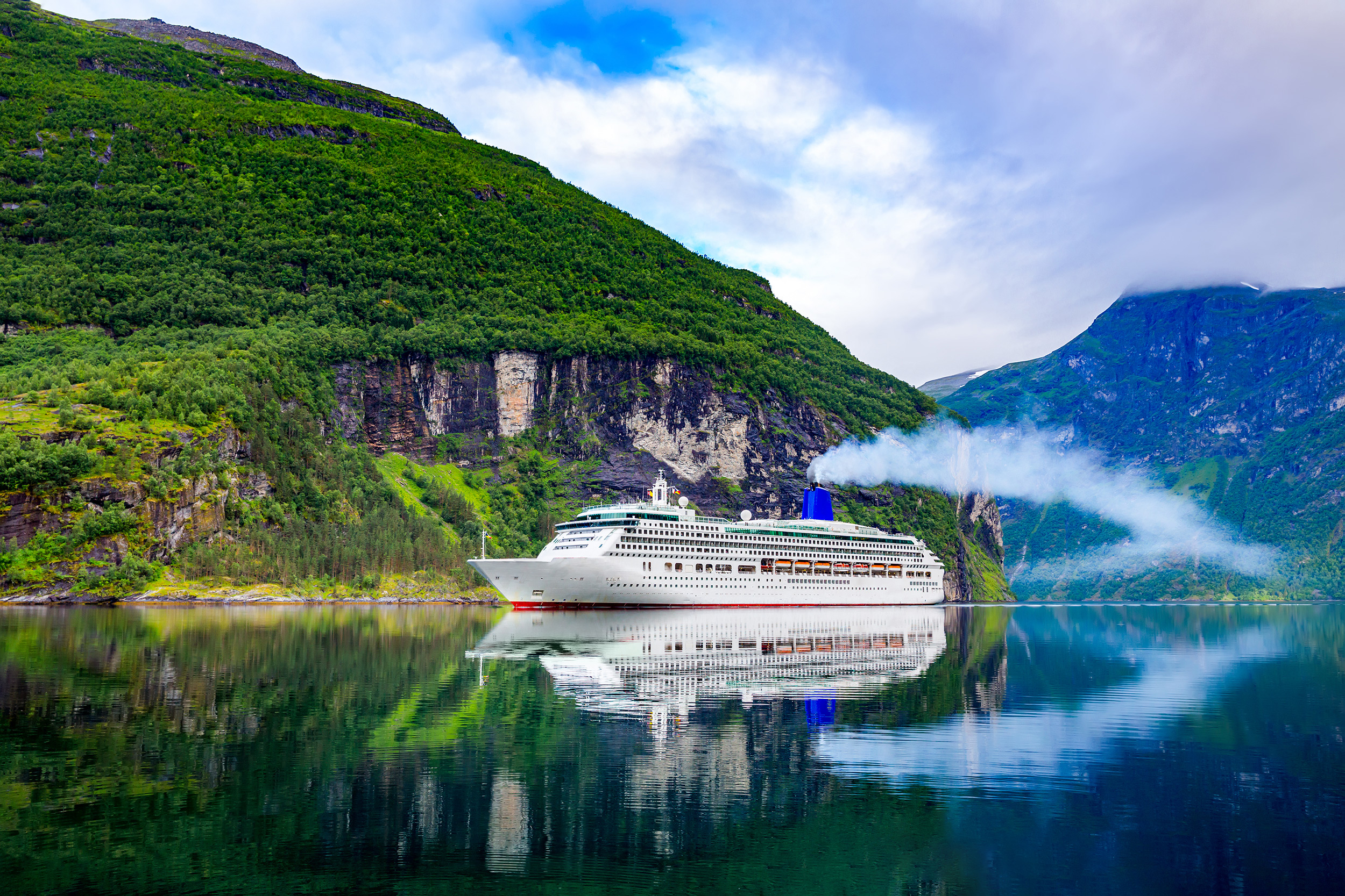 cruise geirangerfjord