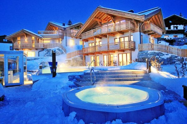 St. Peter Hotel im Winter