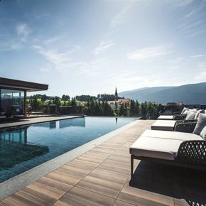 Wellness am Pragser Wildsee: 3 Tage Südtirol im TOP 4.5* Hotel mit Verwöhnpension, Sauna & Pool nur 169€ Wellness am Pragser Wildsee: 3 Tage Südtirol im TOP 4.5* Hotel mit Verwöhnpension, Sauna & Pool nur 169€
